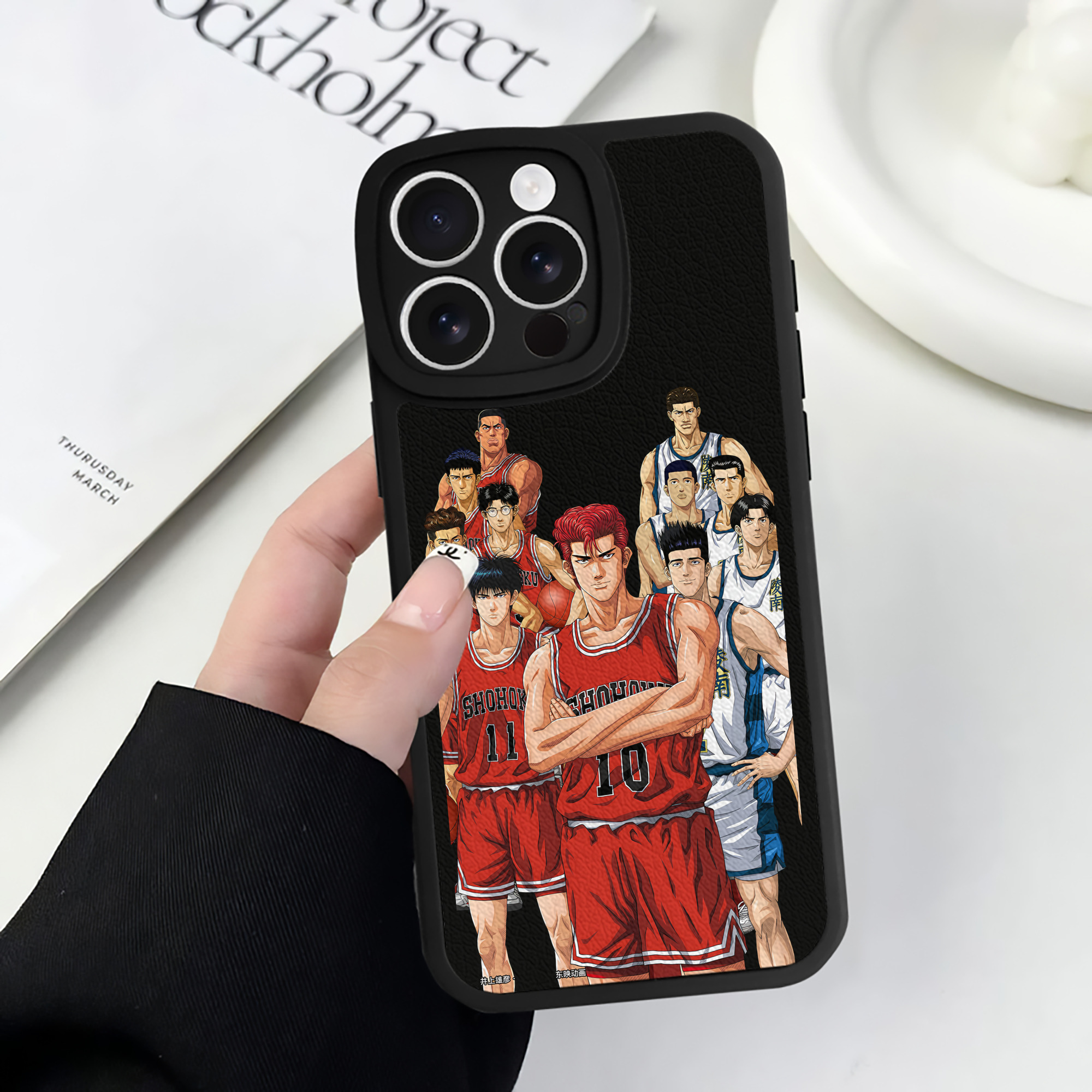 （画像用） SLAM DUNK／スラムダンク 【iPhone 16シリーズ対応】シリコンスマホケース（レザー調） 材質：シリコン